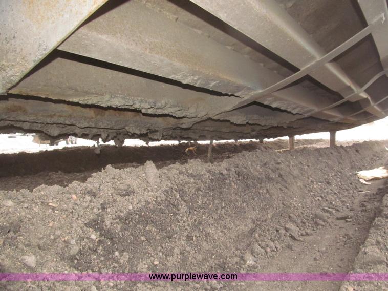 image for item F7263 1985 Trail King BD22-383A 40' triple axle belly dump trailer