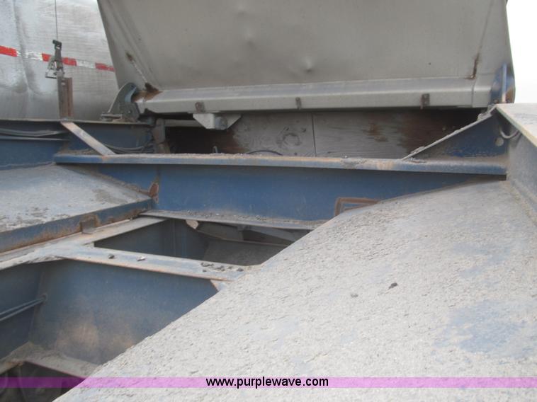 image for item F7263 1985 Trail King BD22-383A 40' triple axle belly dump trailer