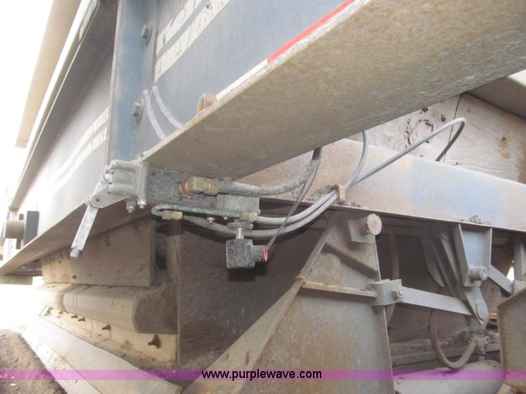 image for item F7263 1985 Trail King BD22-383A 40' triple axle belly dump trailer