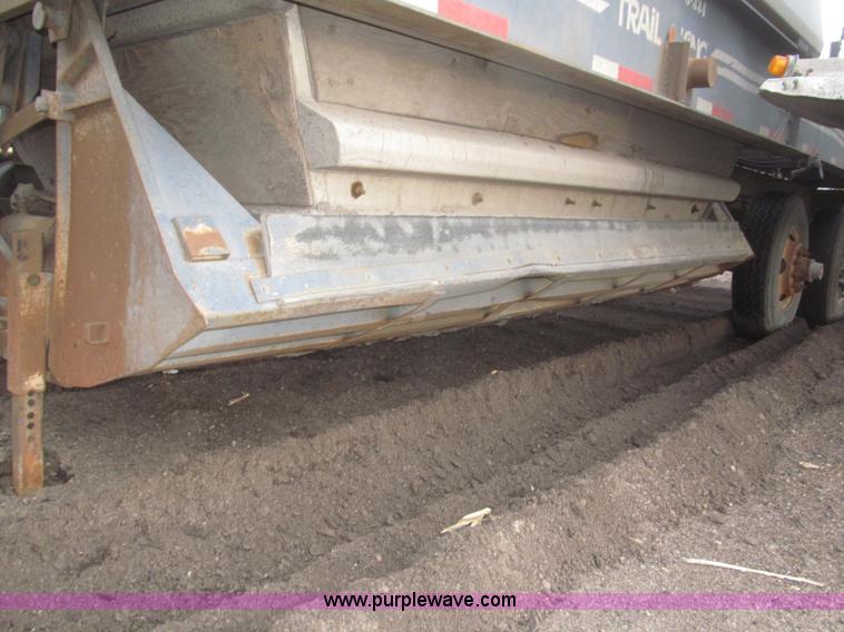 image for item F7263 1985 Trail King BD22-383A 40' triple axle belly dump trailer