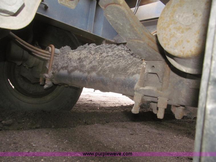 image for item F7263 1985 Trail King BD22-383A 40' triple axle belly dump trailer