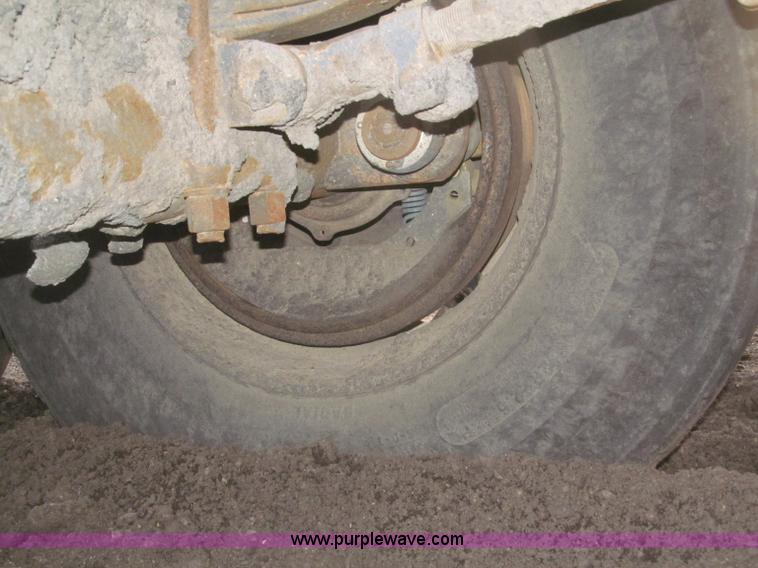 image for item F7263 1985 Trail King BD22-383A 40' triple axle belly dump trailer