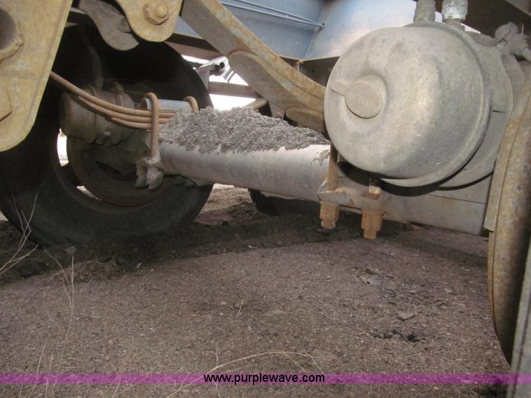 image for item F7263 1985 Trail King BD22-383A 40' triple axle belly dump trailer