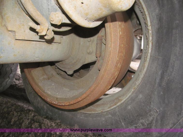 image for item F7263 1985 Trail King BD22-383A 40' triple axle belly dump trailer