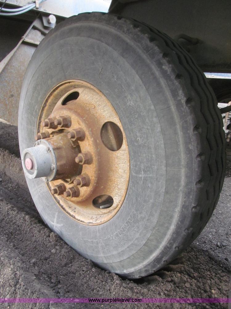 image for item F7263 1985 Trail King BD22-383A 40' triple axle belly dump trailer