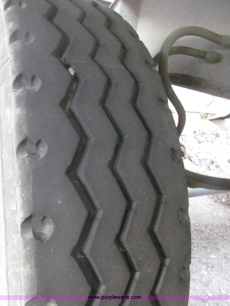 image for item F7263 1985 Trail King BD22-383A 40' triple axle belly dump trailer