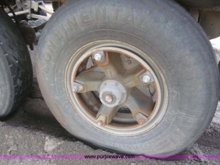 image for item F7263 1985 Trail King BD22-383A 40' triple axle belly dump trailer