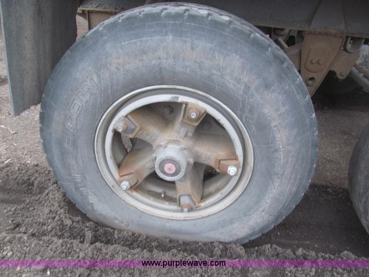 image for item F7263 1985 Trail King BD22-383A 40' triple axle belly dump trailer