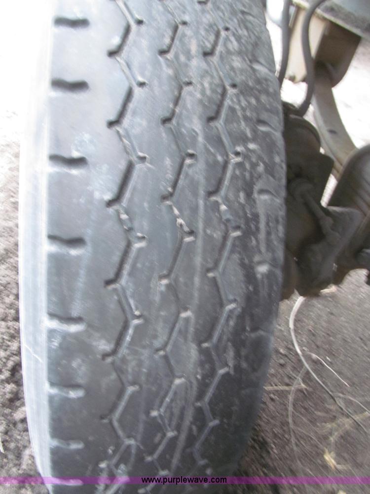 image for item F7263 1985 Trail King BD22-383A 40' triple axle belly dump trailer