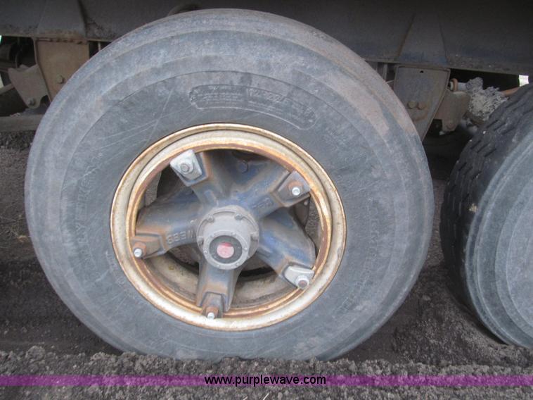 image for item F7263 1985 Trail King BD22-383A 40' triple axle belly dump trailer