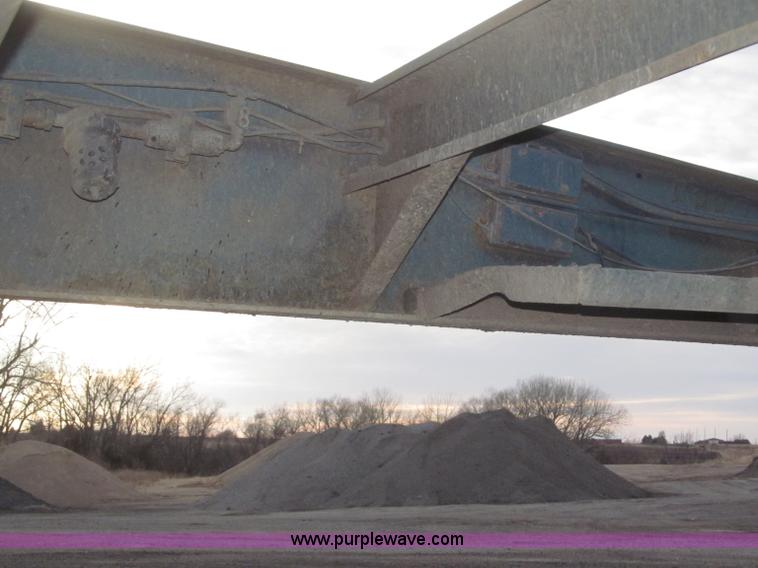 image for item F7264 1985 Trail King BD22-383A 40' triple axle belly dump trailer