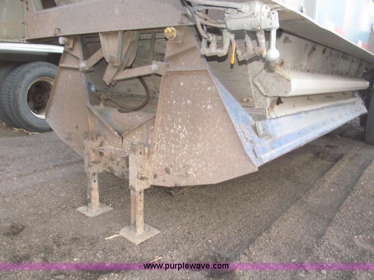 image for item F7264 1985 Trail King BD22-383A 40' triple axle belly dump trailer