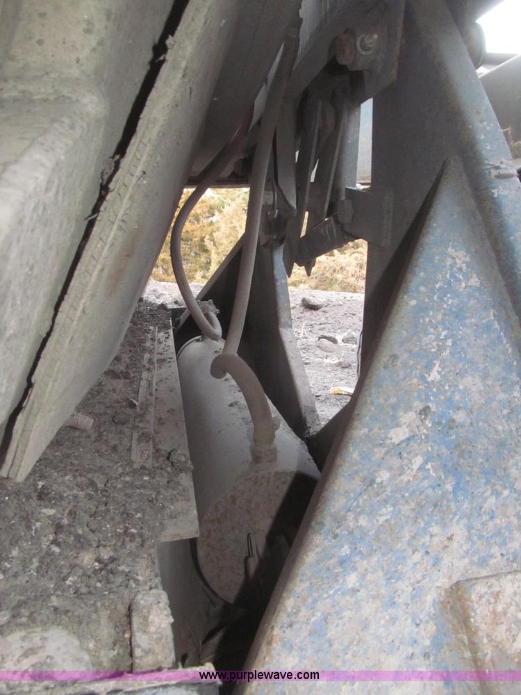 image for item F7264 1985 Trail King BD22-383A 40' triple axle belly dump trailer