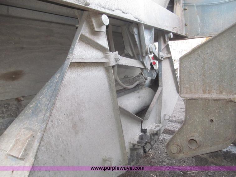 image for item F7264 1985 Trail King BD22-383A 40' triple axle belly dump trailer