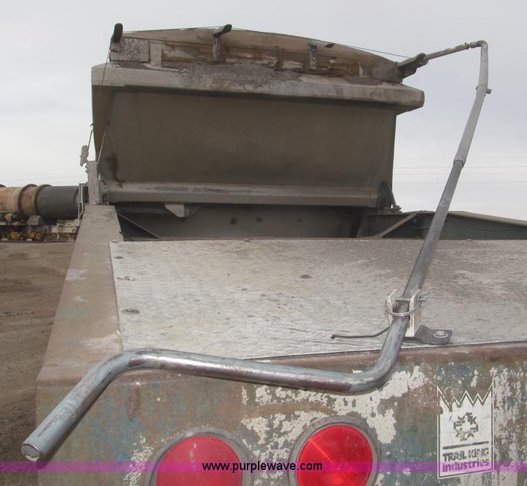 image for item F7264 1985 Trail King BD22-383A 40' triple axle belly dump trailer