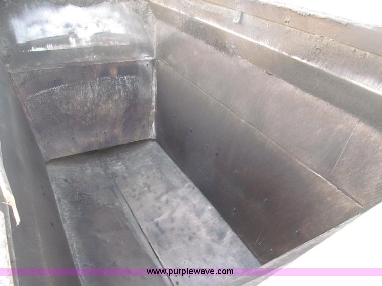 image for item F7264 1985 Trail King BD22-383A 40' triple axle belly dump trailer