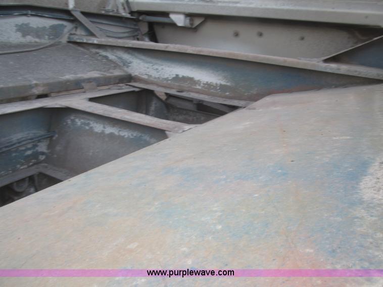 image for item F7264 1985 Trail King BD22-383A 40' triple axle belly dump trailer