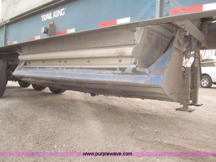 image for item F7264 1985 Trail King BD22-383A 40' triple axle belly dump trailer