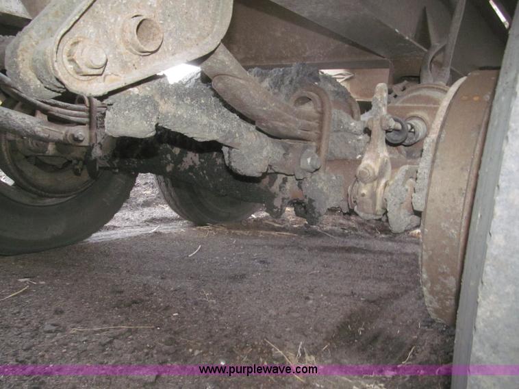 image for item F7264 1985 Trail King BD22-383A 40' triple axle belly dump trailer