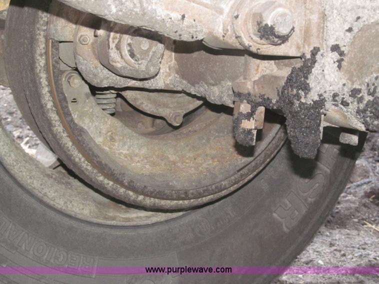 image for item F7264 1985 Trail King BD22-383A 40' triple axle belly dump trailer