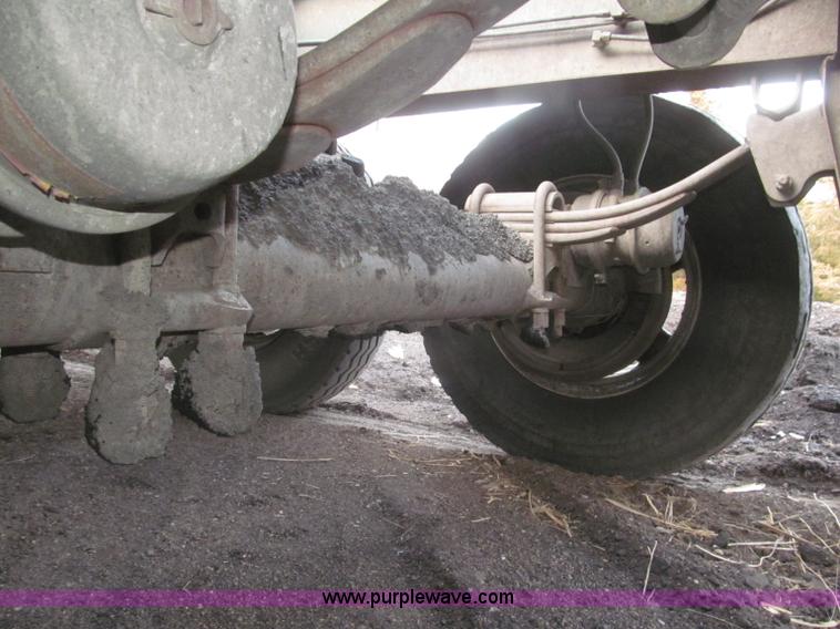 image for item F7264 1985 Trail King BD22-383A 40' triple axle belly dump trailer