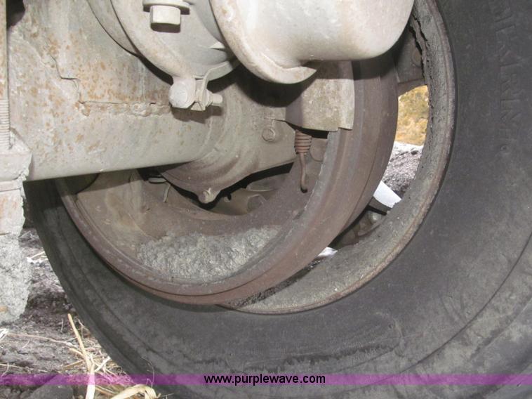 image for item F7264 1985 Trail King BD22-383A 40' triple axle belly dump trailer