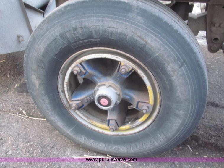 image for item F7264 1985 Trail King BD22-383A 40' triple axle belly dump trailer