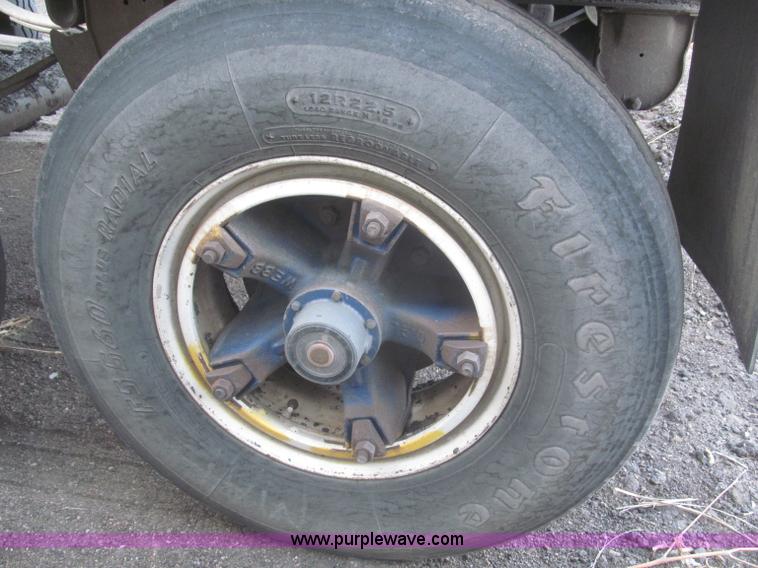 image for item F7264 1985 Trail King BD22-383A 40' triple axle belly dump trailer