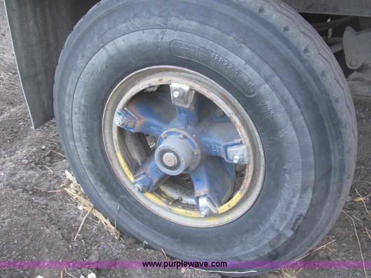 image for item F7264 1985 Trail King BD22-383A 40' triple axle belly dump trailer