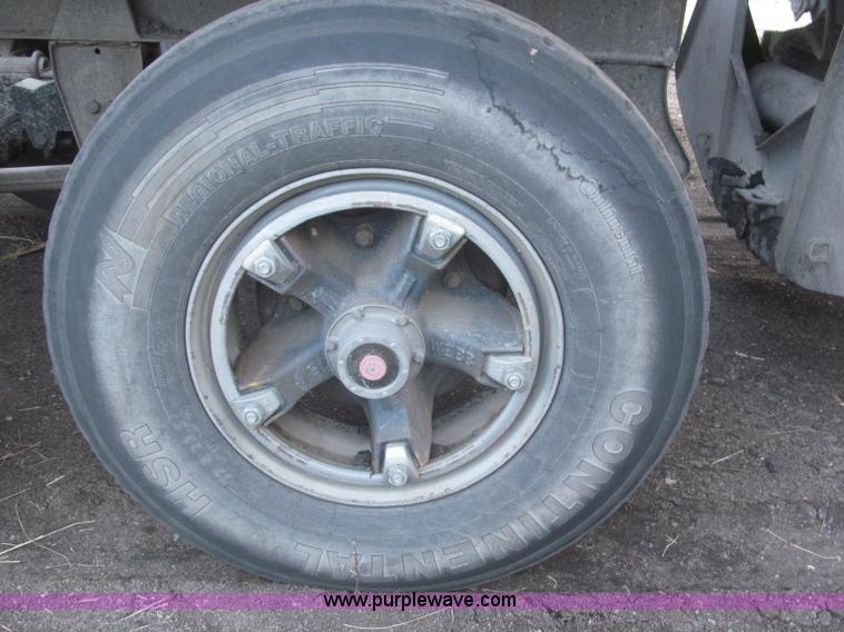 image for item F7264 1985 Trail King BD22-383A 40' triple axle belly dump trailer