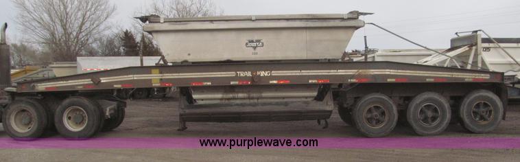 image for item F7265 1986 Trail King BD22-383A 40' triple axle belly dump trailer