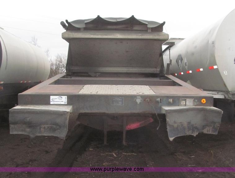 image for item F7265 1986 Trail King BD22-383A 40' triple axle belly dump trailer