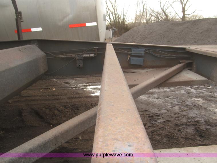 image for item F7265 1986 Trail King BD22-383A 40' triple axle belly dump trailer