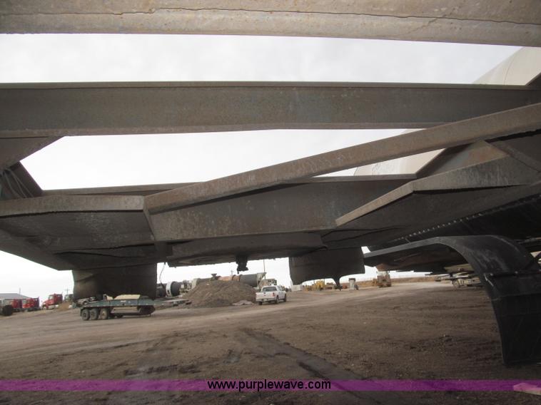 image for item F7265 1986 Trail King BD22-383A 40' triple axle belly dump trailer