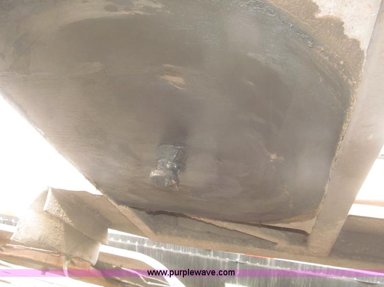 image for item F7265 1986 Trail King BD22-383A 40' triple axle belly dump trailer