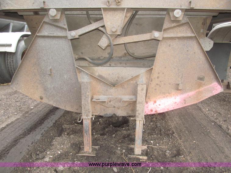 image for item F7265 1986 Trail King BD22-383A 40' triple axle belly dump trailer