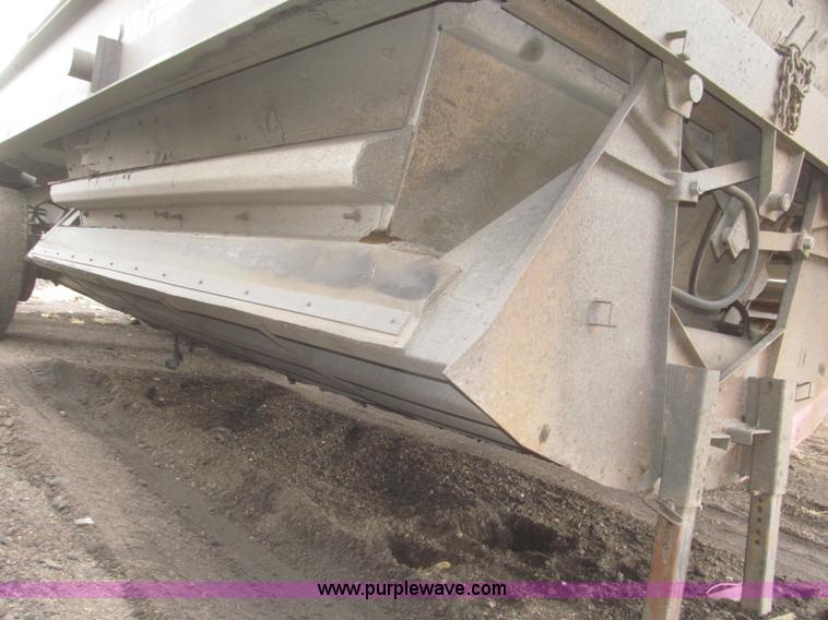 image for item F7265 1986 Trail King BD22-383A 40' triple axle belly dump trailer
