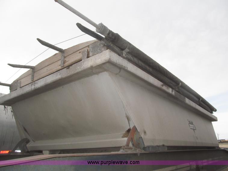 image for item F7265 1986 Trail King BD22-383A 40' triple axle belly dump trailer