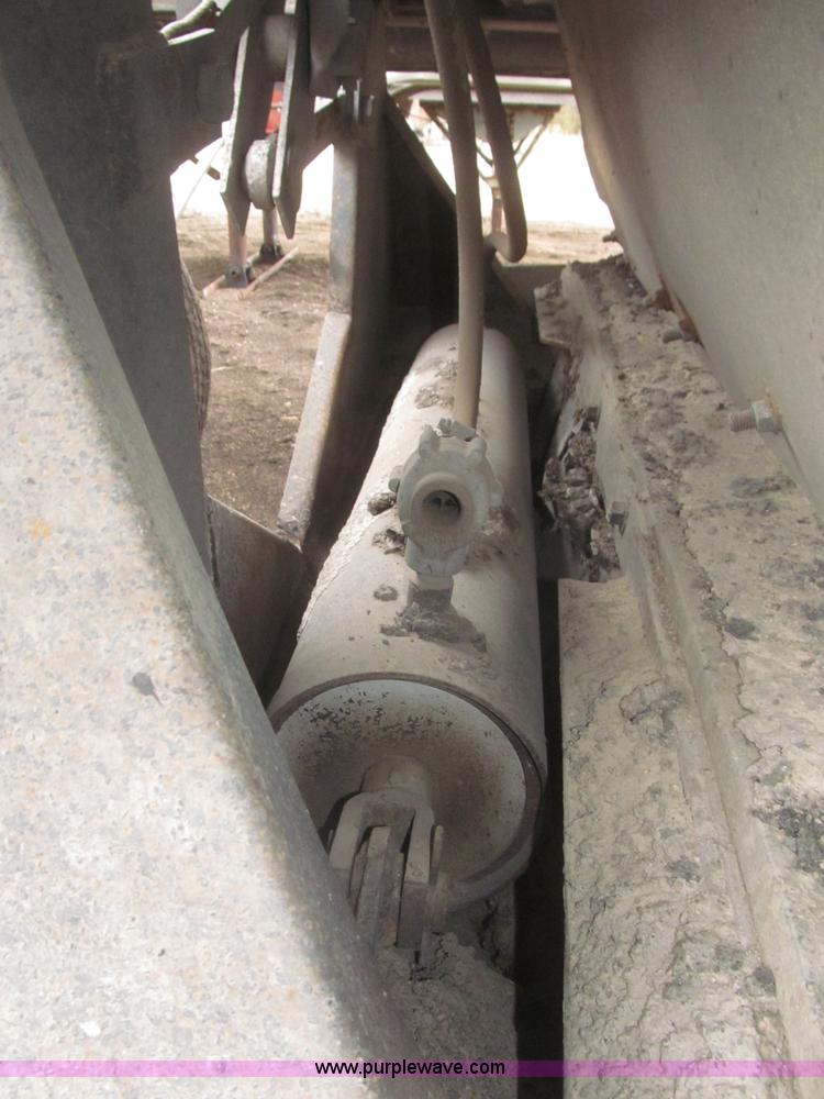 image for item F7265 1986 Trail King BD22-383A 40' triple axle belly dump trailer