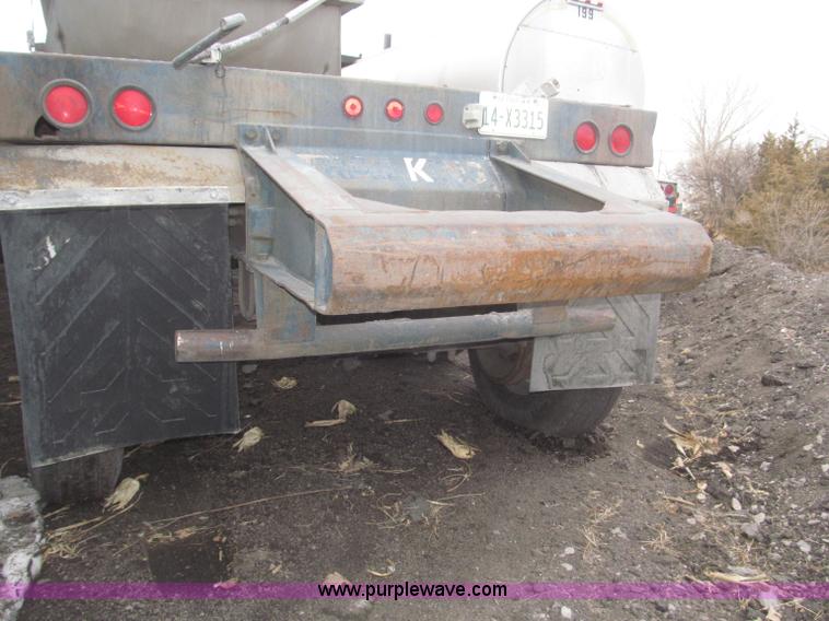 image for item F7265 1986 Trail King BD22-383A 40' triple axle belly dump trailer