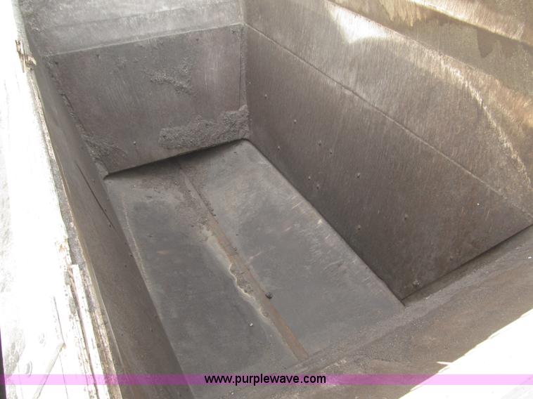 image for item F7265 1986 Trail King BD22-383A 40' triple axle belly dump trailer