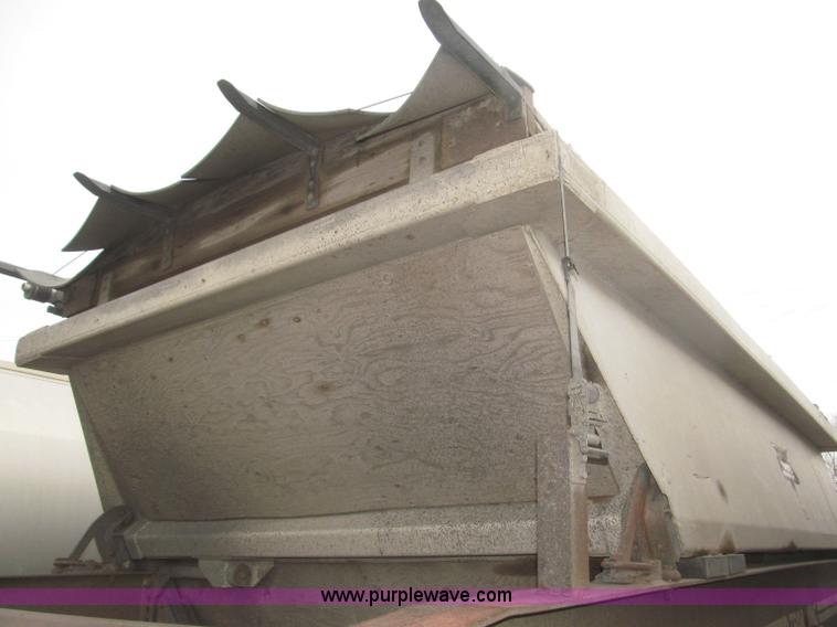 image for item F7265 1986 Trail King BD22-383A 40' triple axle belly dump trailer