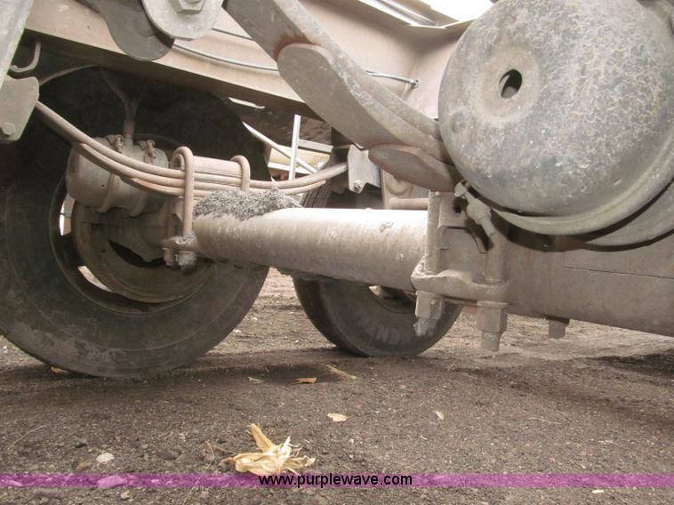 image for item F7265 1986 Trail King BD22-383A 40' triple axle belly dump trailer