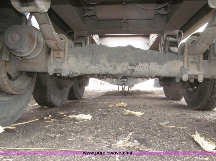 image for item F7265 1986 Trail King BD22-383A 40' triple axle belly dump trailer