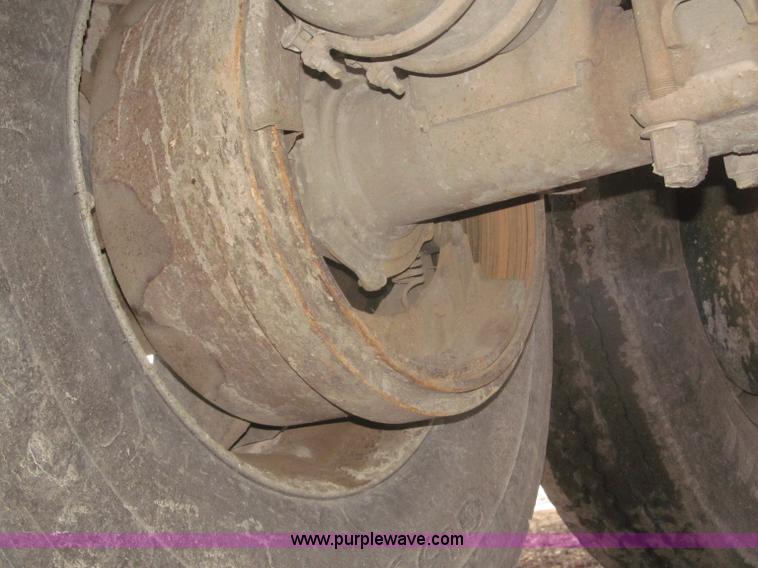 image for item F7265 1986 Trail King BD22-383A 40' triple axle belly dump trailer