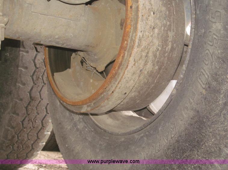 image for item F7265 1986 Trail King BD22-383A 40' triple axle belly dump trailer