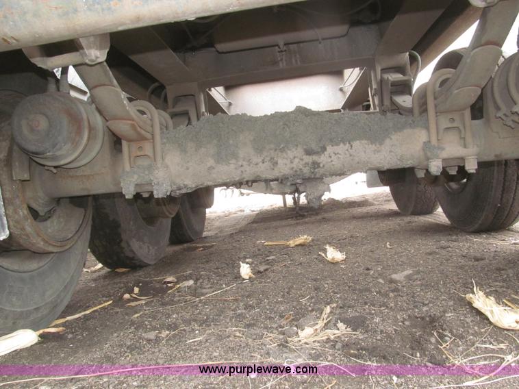 image for item F7265 1986 Trail King BD22-383A 40' triple axle belly dump trailer