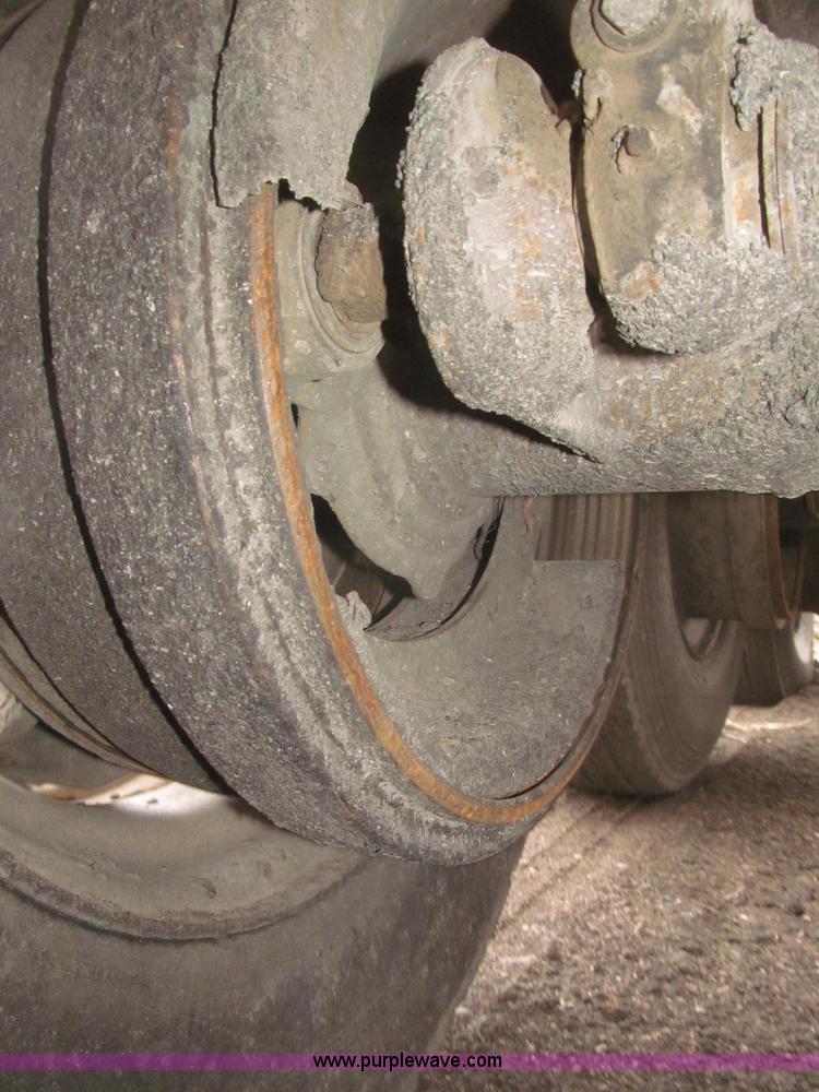 image for item F7265 1986 Trail King BD22-383A 40' triple axle belly dump trailer