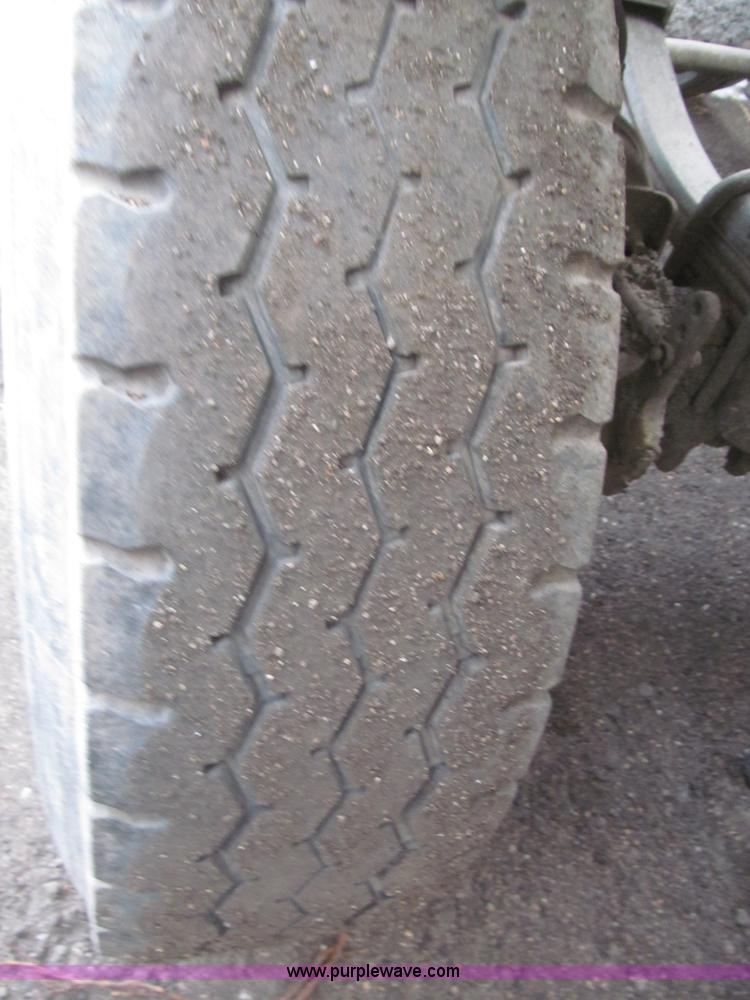 image for item F7265 1986 Trail King BD22-383A 40' triple axle belly dump trailer