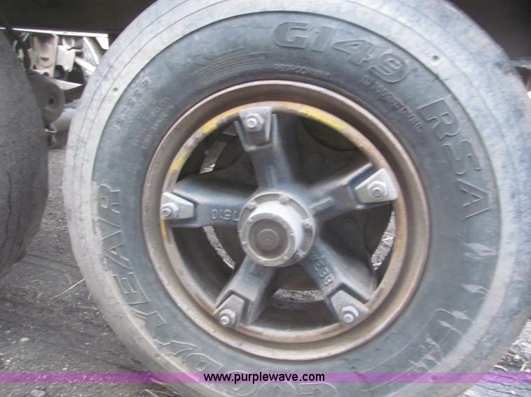 image for item F7265 1986 Trail King BD22-383A 40' triple axle belly dump trailer